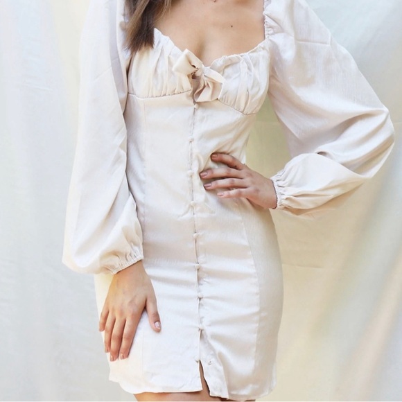 Satin mini dress cream size medium new with tags - Picture 2 of 6